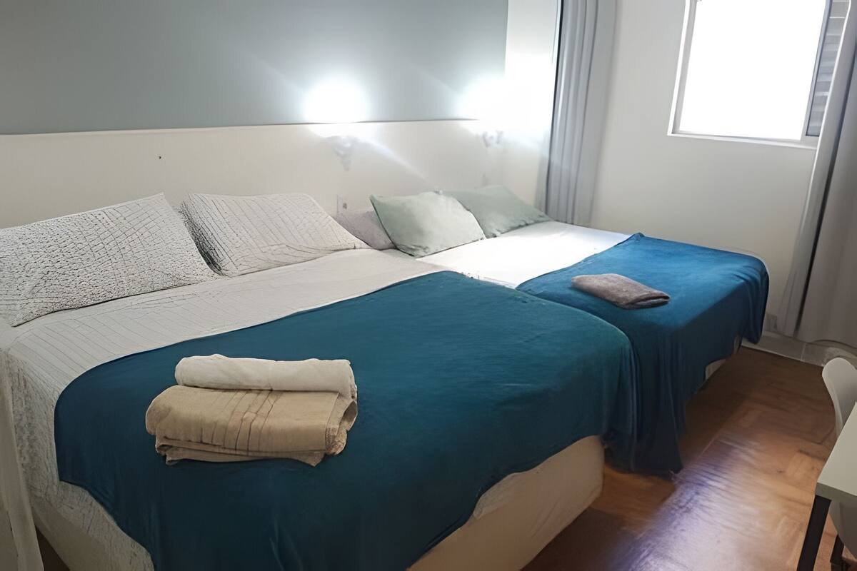 Vierbettzimmer | Bügeleisen/Bügelbrett, kostenloses WLAN
