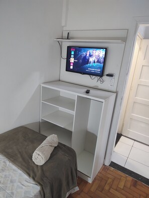 Tabla de planchar con plancha y wifi gratis 