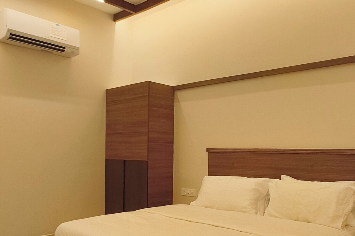Habitación doble superior | Espacio para trabajar con un portátil y wifi gratis