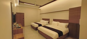 Family Quadruple Room - Sarada Grand (Kanchipuram)