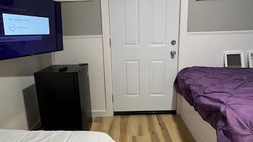 WiFi, bed sheets
