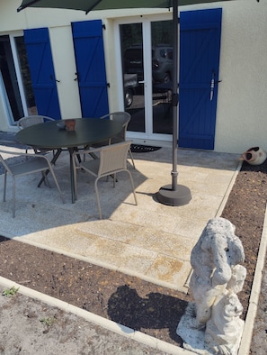 Outdoor dining - The garleche (Sainte-Eulalie-en-Born)