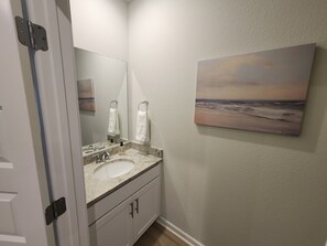 Bathroom - NEW 3BR Townhome Near Wharf & Beach (Orange Beach)