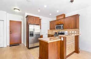 Private kitchen - Comfortable and Spacious Apartment for families and friends (Surrey)