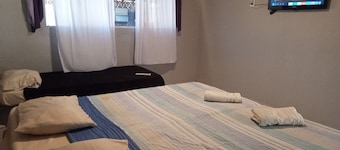 Accommodation for up to 6 people.