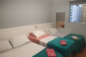Habitación cuádruple | Tabla de planchar con plancha y wifi gratis