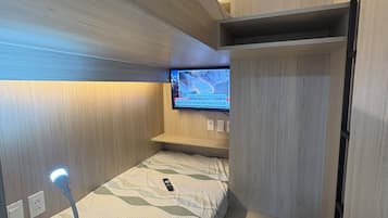 Twin Room, Non Smoking, Microwave | Laptop workspace, WiFi (free)