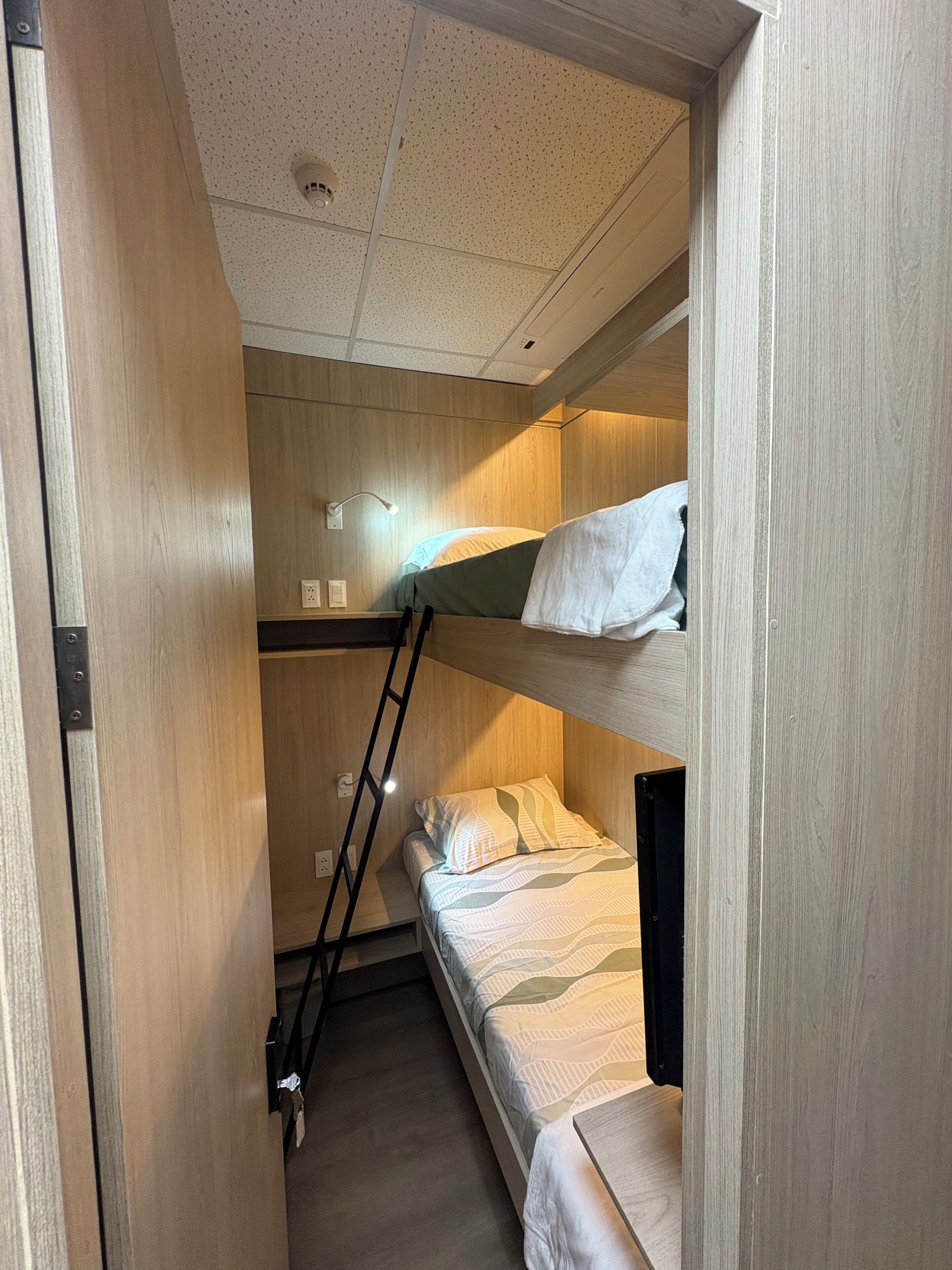 Arbetsyta för laptop och gratis wi-fi