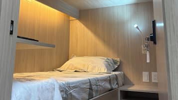 Twin Room, Non Smoking, Microwave | Laptop workspace, WiFi (free)