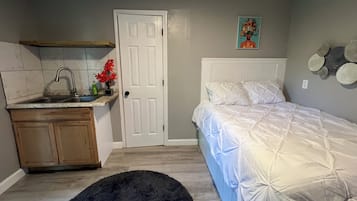 1 bedroom, WiFi, bed sheets