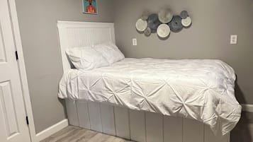 1 bedroom, WiFi, bed sheets