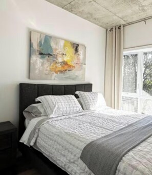 WiFi, bed sheets