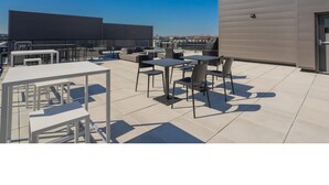 Outdoor dining - Spacious 3 1/2-bedroom condo in Montreal (Montréal)