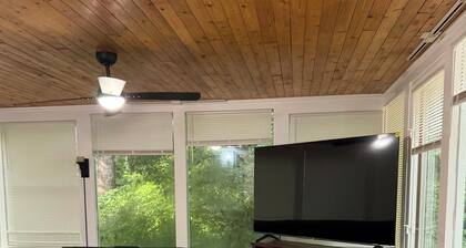 Fabulous 5-bedroom house in Roswell perfect for family getaways