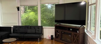 Fabulous 5-bedroom house in Roswell perfect for family getaways
