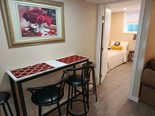 Cozy 1  BDR  close downtown university Ottawa cite collégiale Le CST