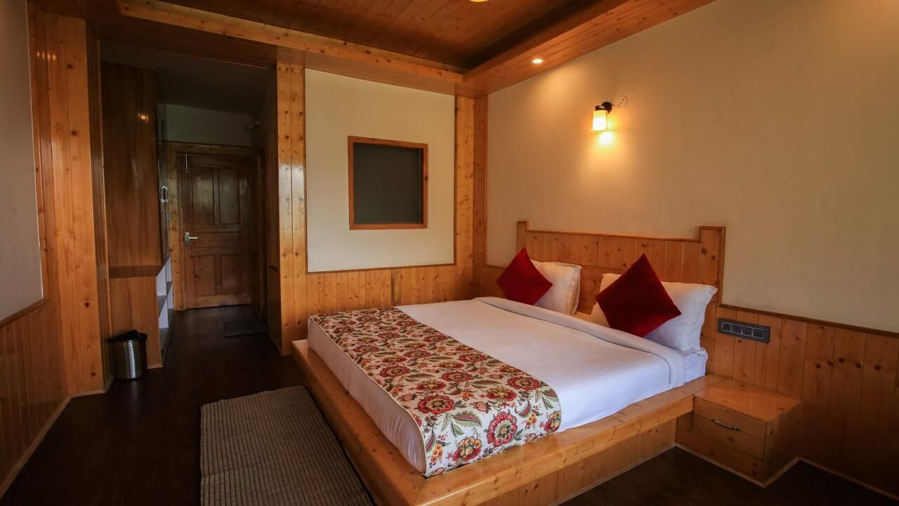 Luxury Room, Balcony, Valley View | Langsir/tirai gelap terus, seterika/papan seterika, Wi-fi percuma 
