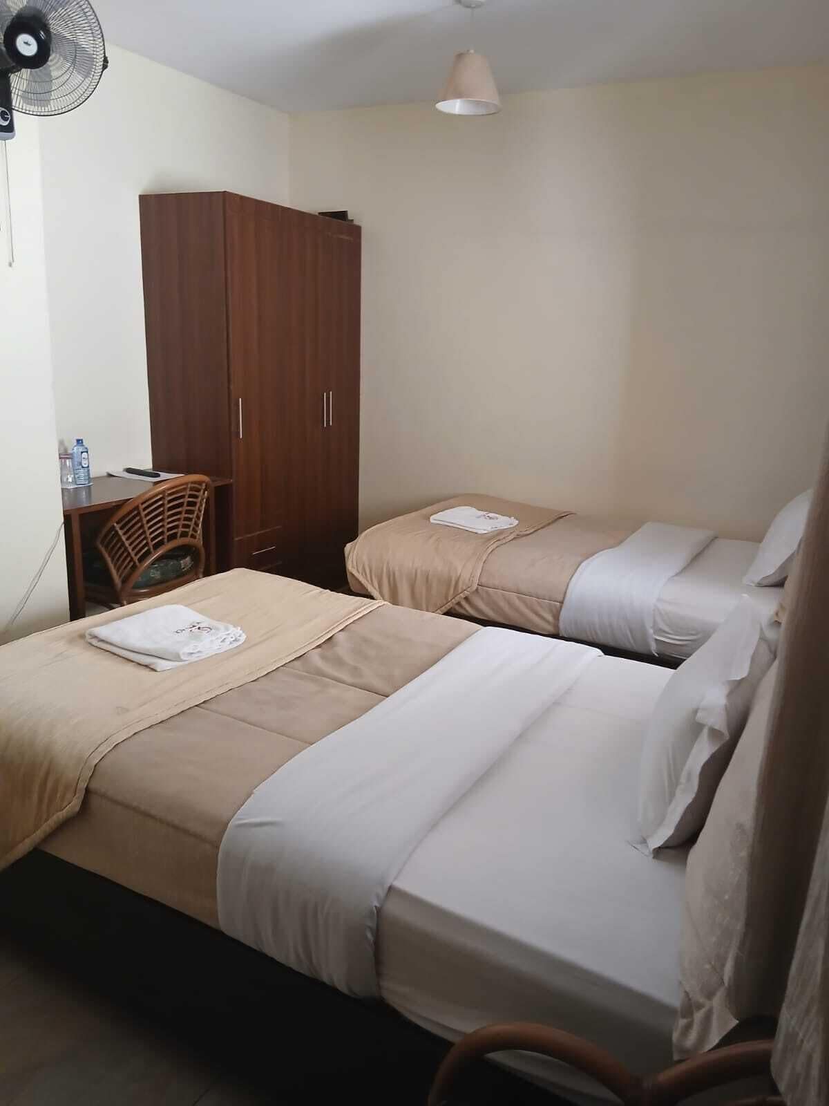 Chambre Standard avec lits jumeaux, vue ville | Bureau, espace de travail pour ordinateur portable, Wi-Fi gratuit