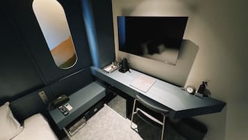 Cofres nos quartos, cortinas blackout, Wi-Fi de cortesia, roupa de cama