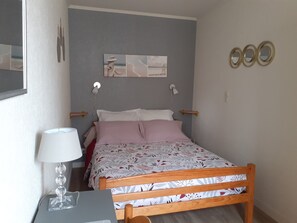 Iron/ironing board, WiFi, bed sheets - Appartement séjour, cuisine, 1 chambre dans le magnifique quartier de Saint-Malo (Saint-Malo)