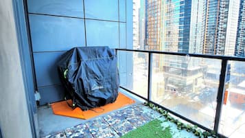 Appart'hôtel, 1 chambre, accessible aux personnes à mobilité réduite, balcon | Enceinte de l’hébergement