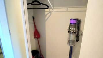 Condo, 1 Bedroom, Accessible, Balcony | Interior