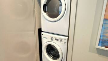 Condo, 1 Bedroom, Accessible, Balcony | Interior
