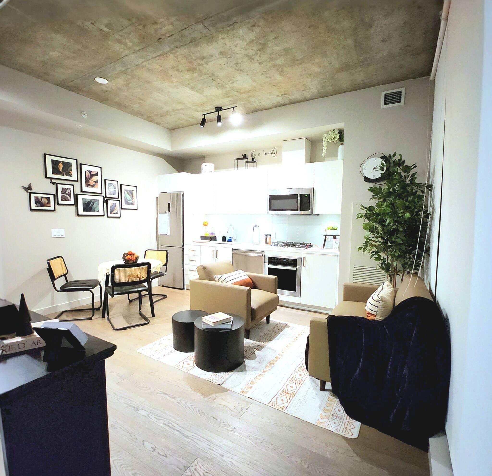 Condo, 1 Bedroom, Accessible, Balcony | Living room