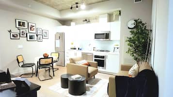 Condo, 1 Bedroom, Accessible, Balcony | Living room