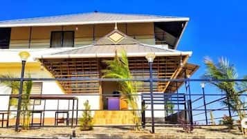 Standard Double Room, 1 Katil Kelamin (Double), Mountain View | Bahagian luar
