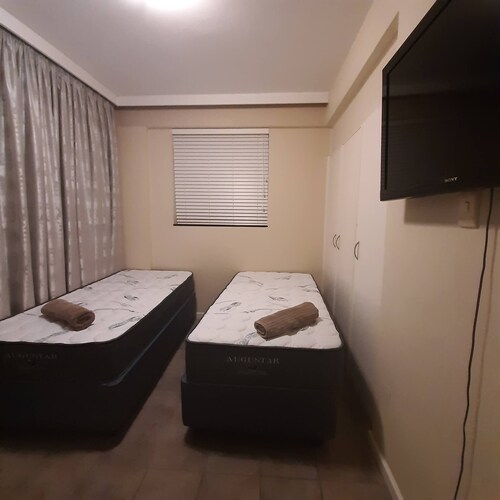 Lovely 3 bedroom with full sea view, restaurants,