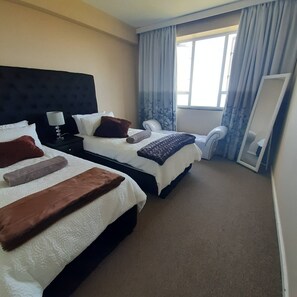 3 bedrooms, iron/ironing board, Internet, bed sheets