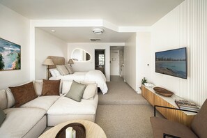 1 bedroom, in-room safe, iron/ironing board, free WiFi - 
Wake up by the sea premium Manly Beach retreat for two the sand just steps away (Manly)