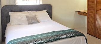 Cozy Shavaz Paradize 2BR, 2.5B Breezy Villa, Wi-Fi, AC, Private Parking & Patio