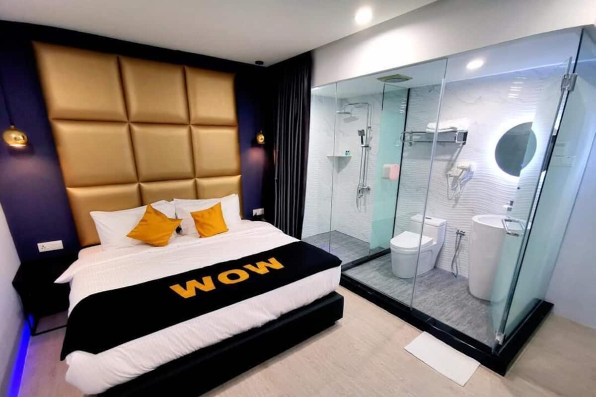 In-room safe, iron/ironing board, WiFi (free)