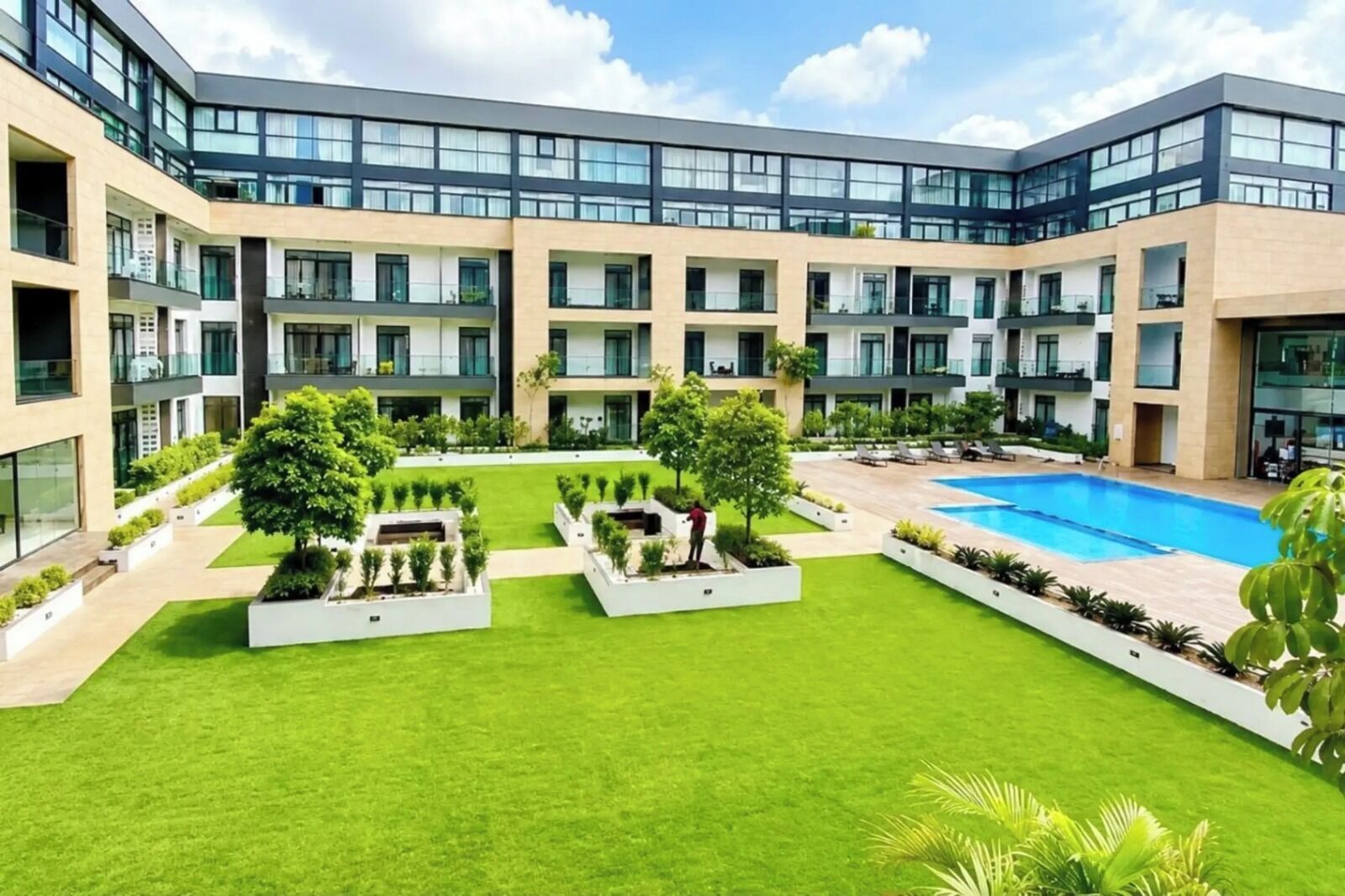 Deluxe Studio, City View | Exterior