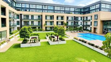 Deluxe Studio, City View | Exterior