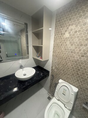 Bruser, håndklæder, Sæbe, Toiletpapir