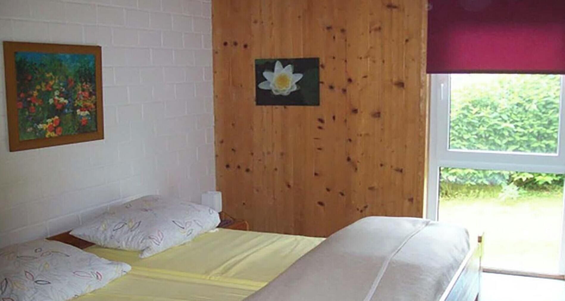 2 bedrooms, travel cot, free WiFi