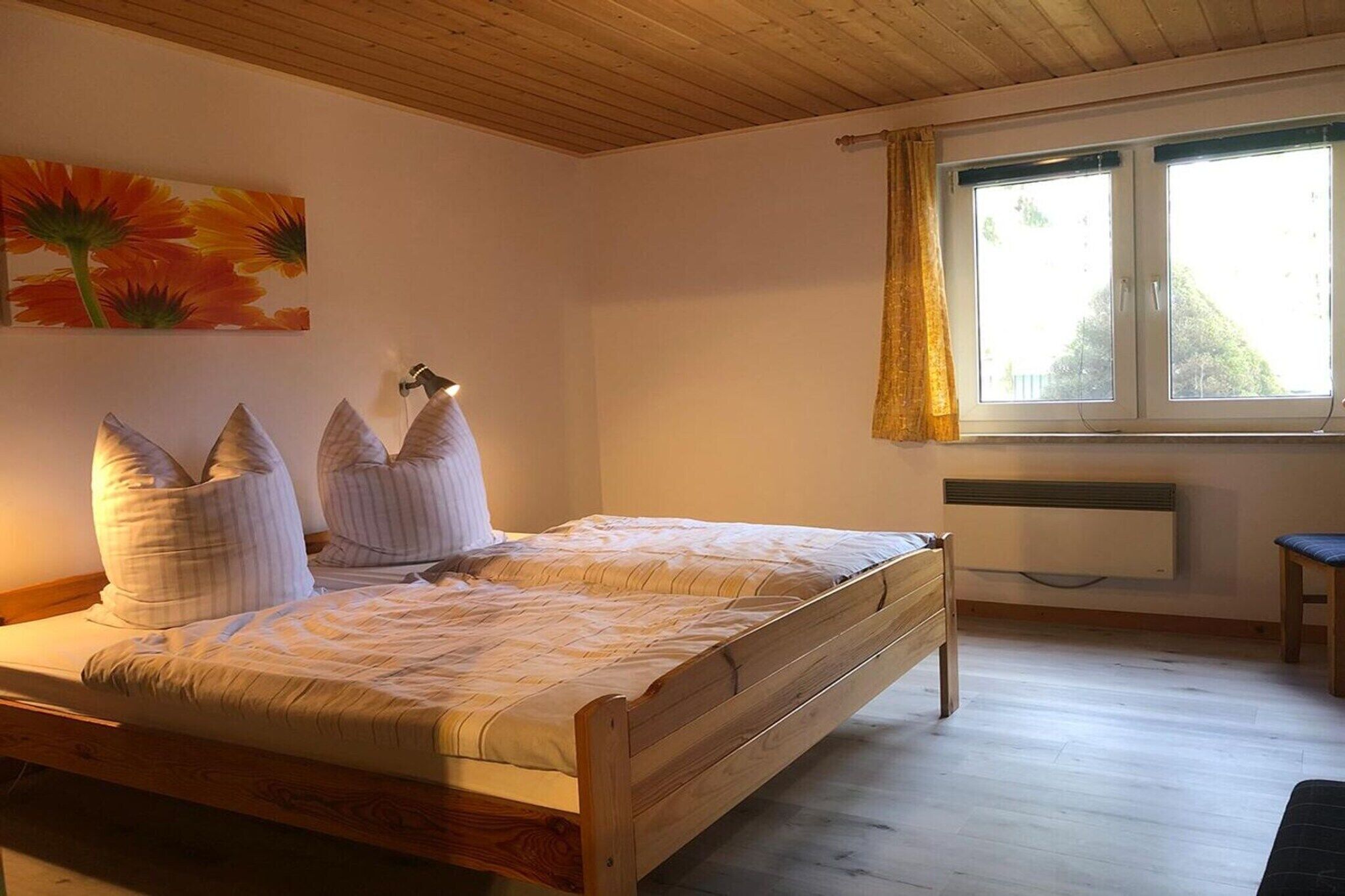 2 bedrooms, travel cot, free WiFi
