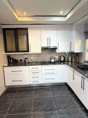 Fridge, microwave, oven, stovetop