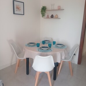 Dining - La Perla on Lake Trasimeno: relaxation and nature. (San Feliciano)