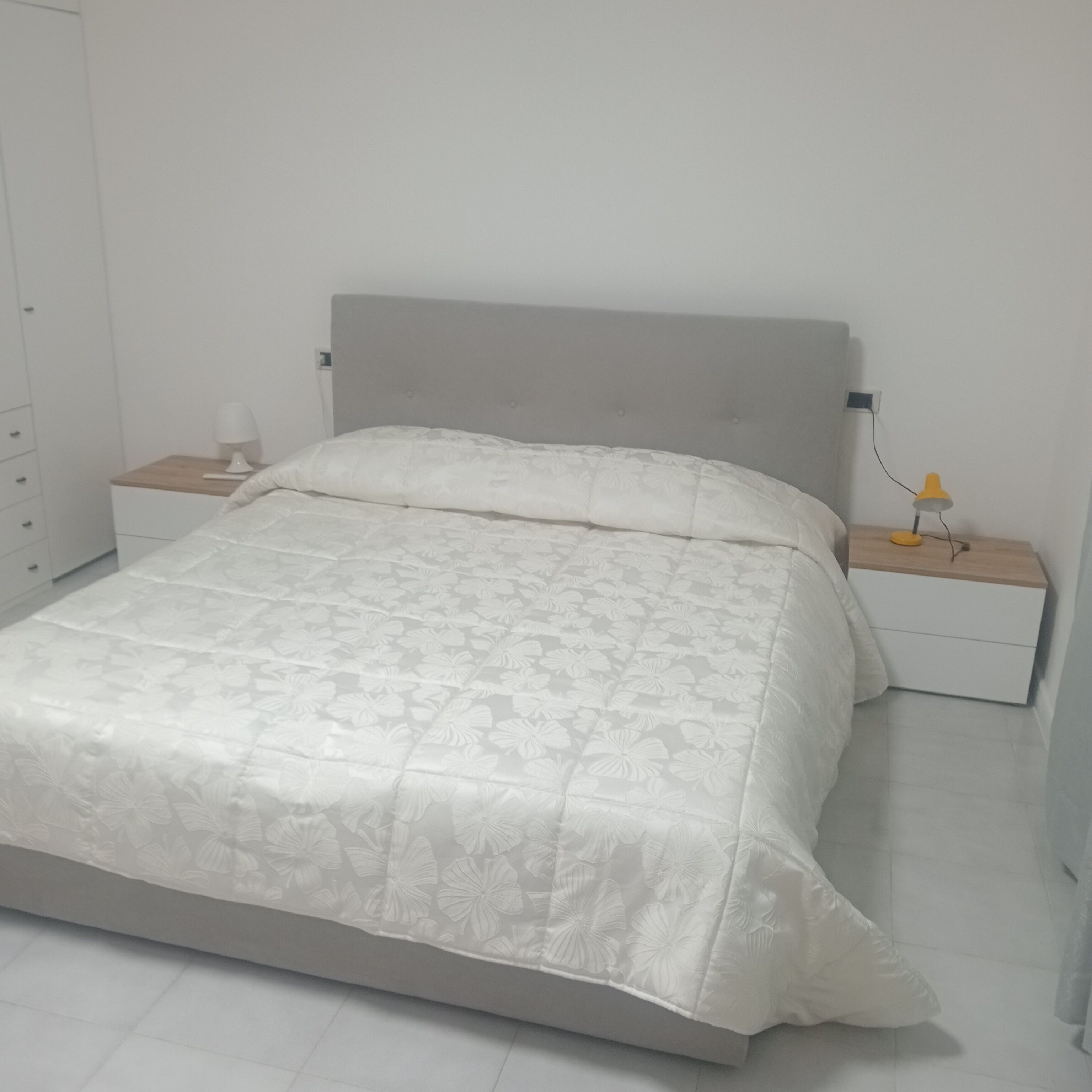 WiFi, bed sheets