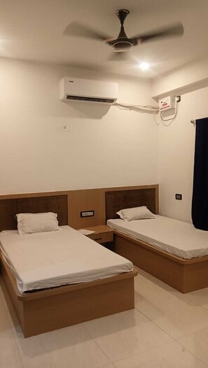 Phòng đôi Deluxe, ban công | Truy cập Internet không dây miễn phí, bộ trải giường 