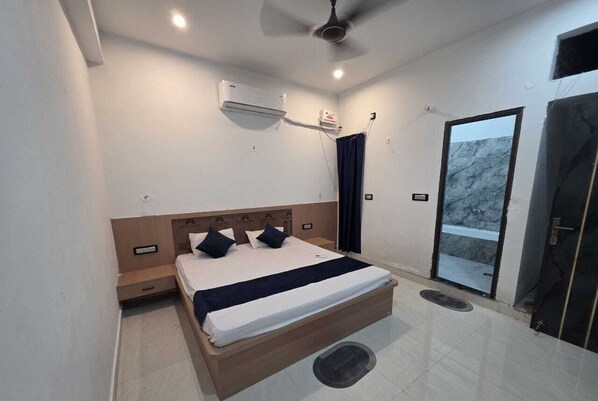 Deluxe Room, Balcony, City View - SunFort (Rajgir)
