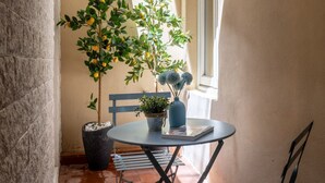 Outdoor dining - The Blue Lily by Maison Florence  (Firenze)