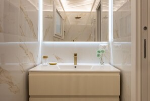 Bathroom - The Blue Lily by Maison Florence  (Firenze)