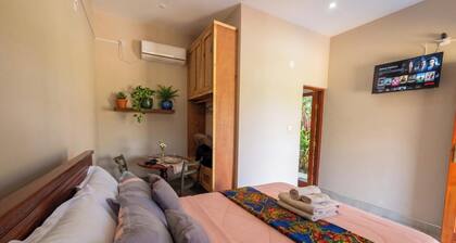 Modern room in the center of Vilanculos (AC-TV), 5 minutes from the beach