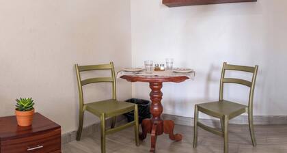 Modern room in the center of Vilanculos (AC-TV), 5 minutes from the beach