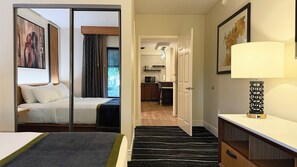 1 habitación, tabla de planchar con plancha, wifi gratis y ropa de cama 